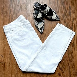 CELEBRITY PINK White jeans size 17 33 in EUC